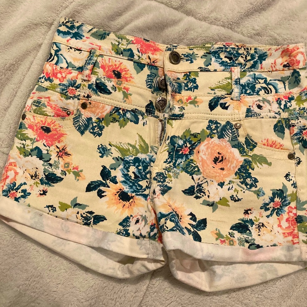 Flower shorts